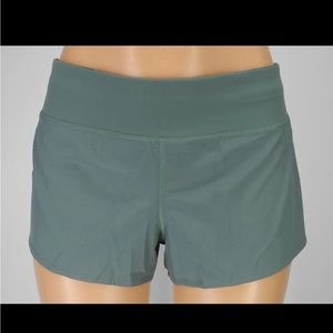 Lululemon speed up 2.5” juniper green color size 8